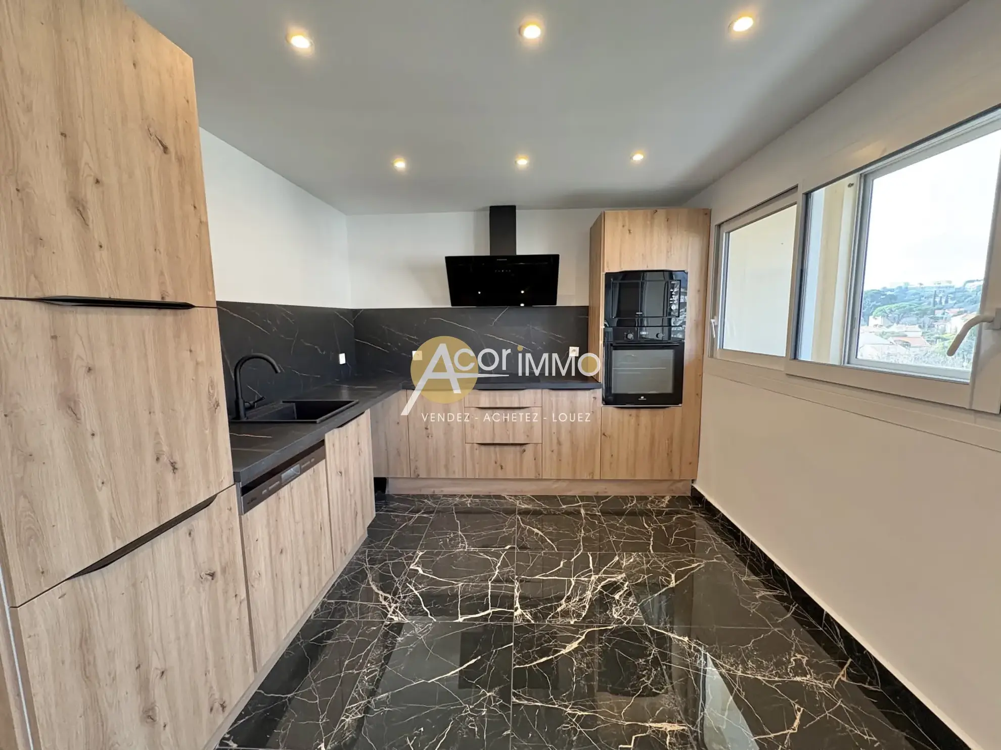 Appartement 4 pièces rénové à Toulon Brunet avec cave 
