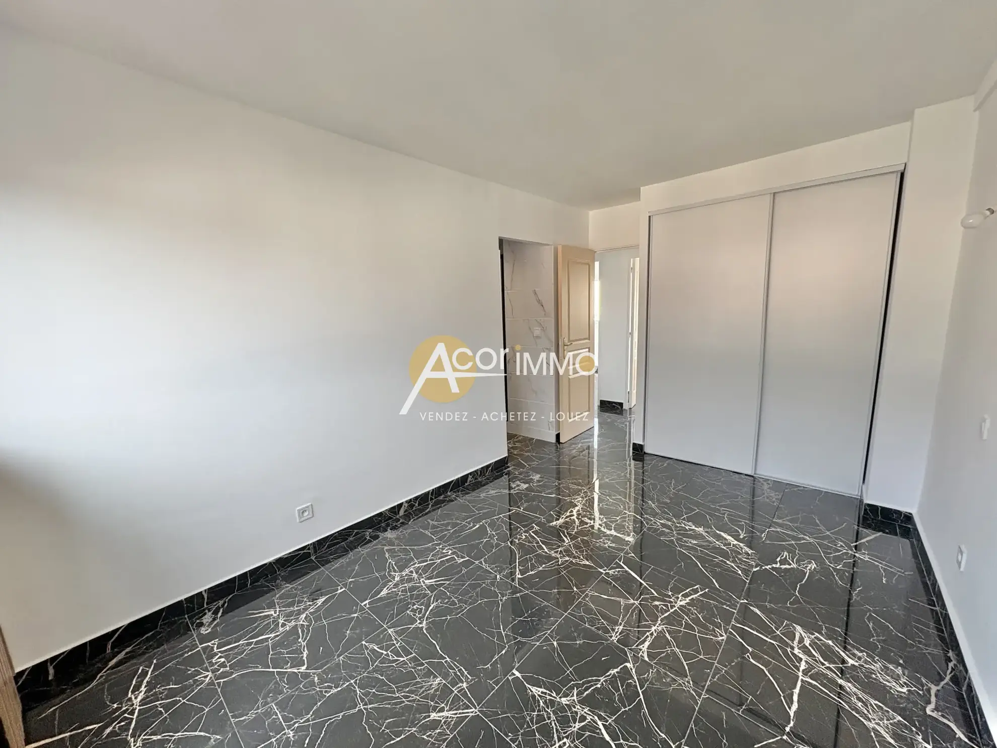 Appartement 4 pièces rénové à Toulon Brunet avec cave 