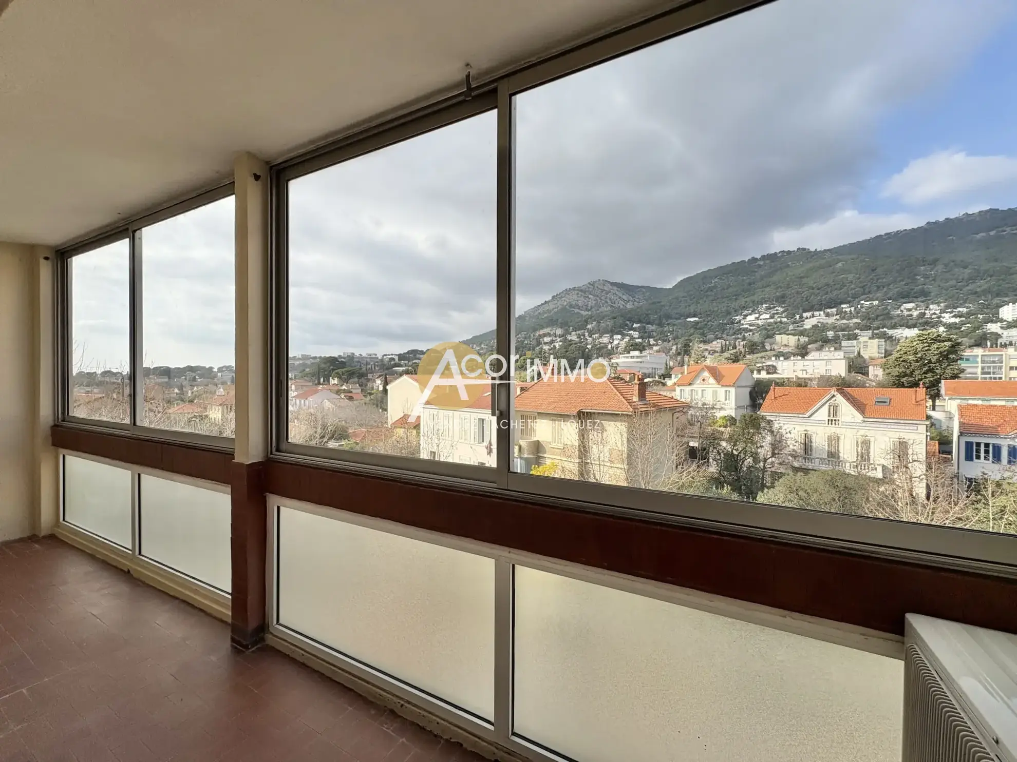 Appartement 4 pièces rénové à Toulon Brunet avec cave 