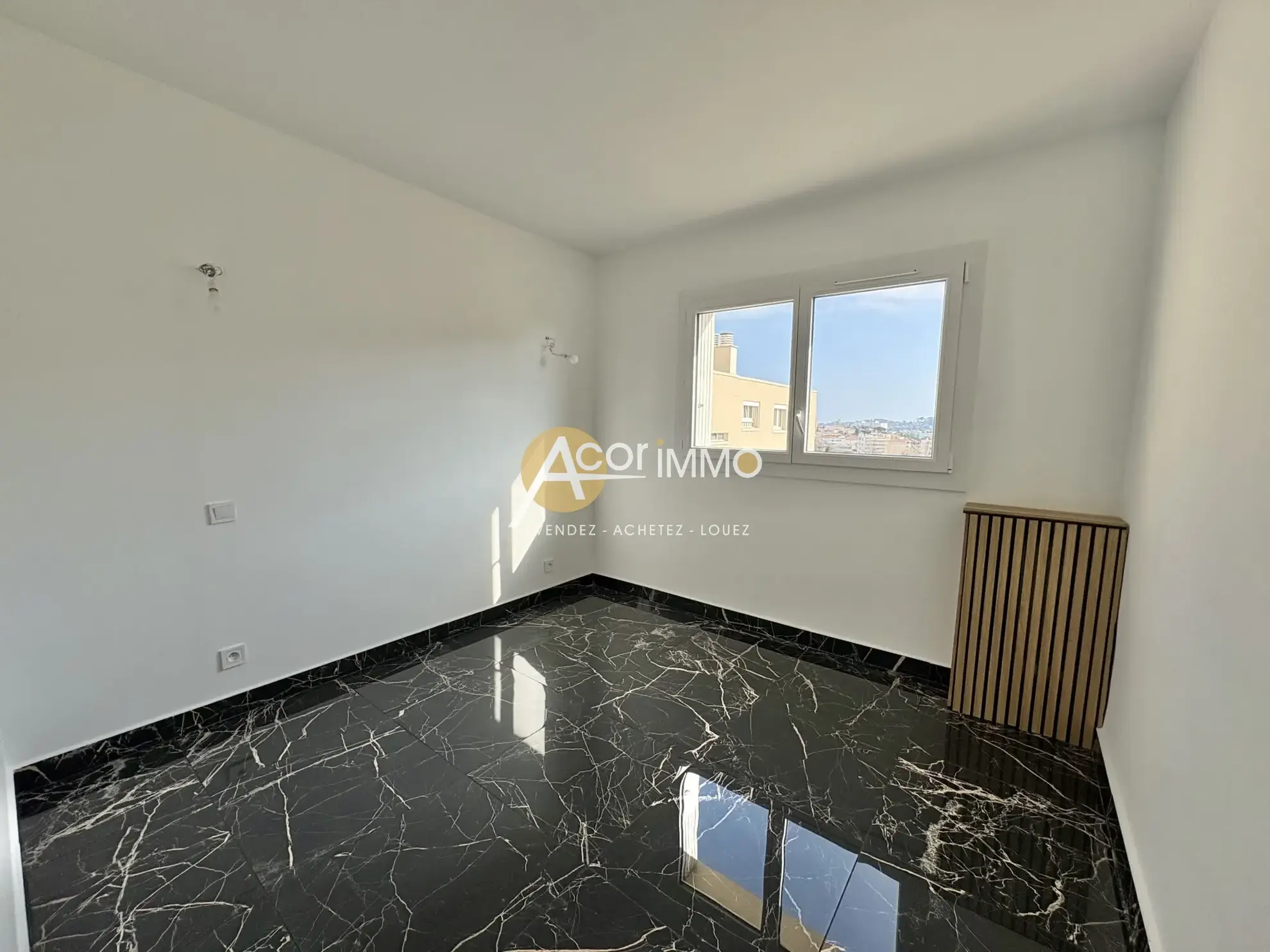 Appartement 4 pièces rénové à Toulon Brunet avec cave 