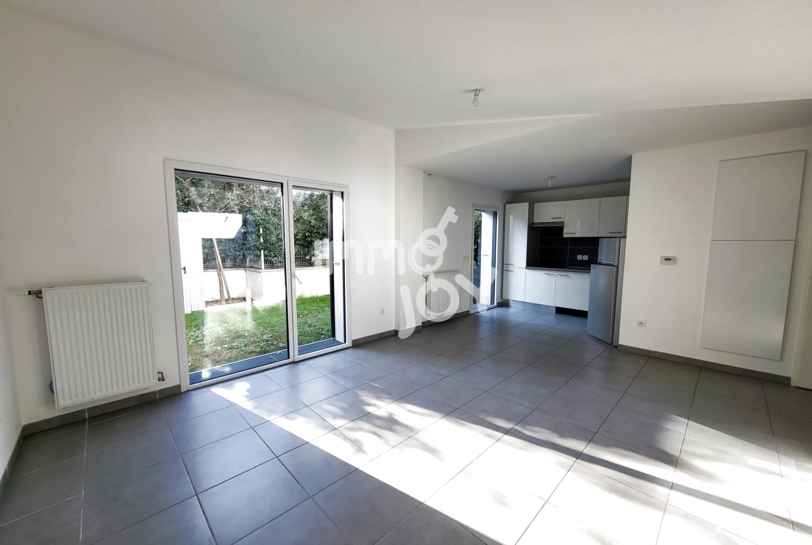 Maison T3 lumineuse avec jardin et garage à Cornebarrieu - Construction récente 