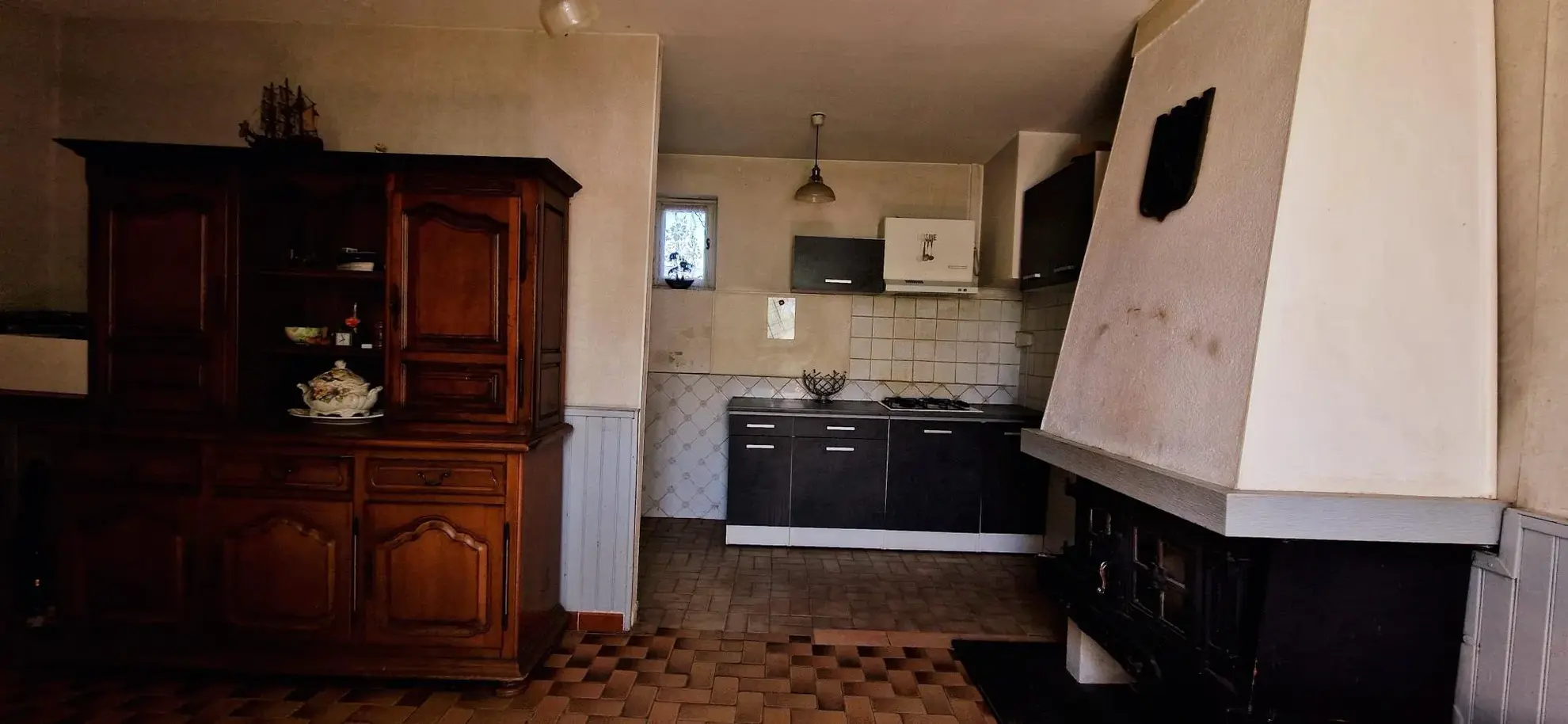 Maison de caractère à Lamotte du Rhone avec terrain de 643 m² 