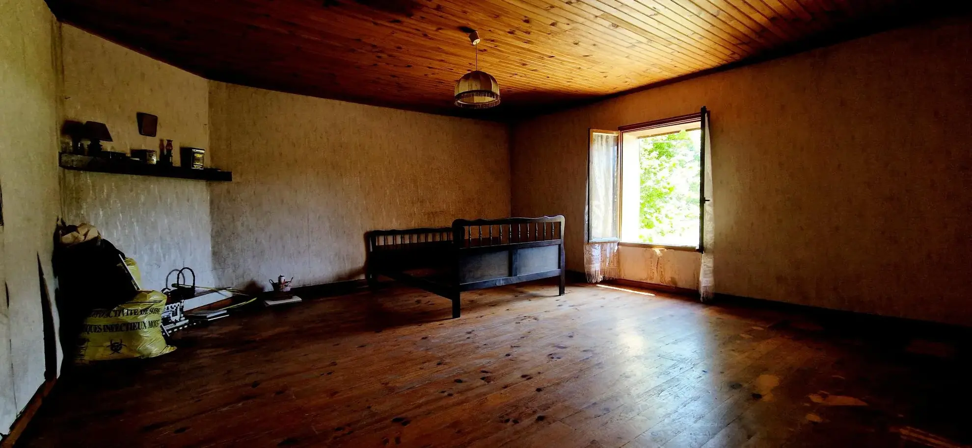 Maison de caractère à Lamotte du Rhone avec terrain de 643 m² 