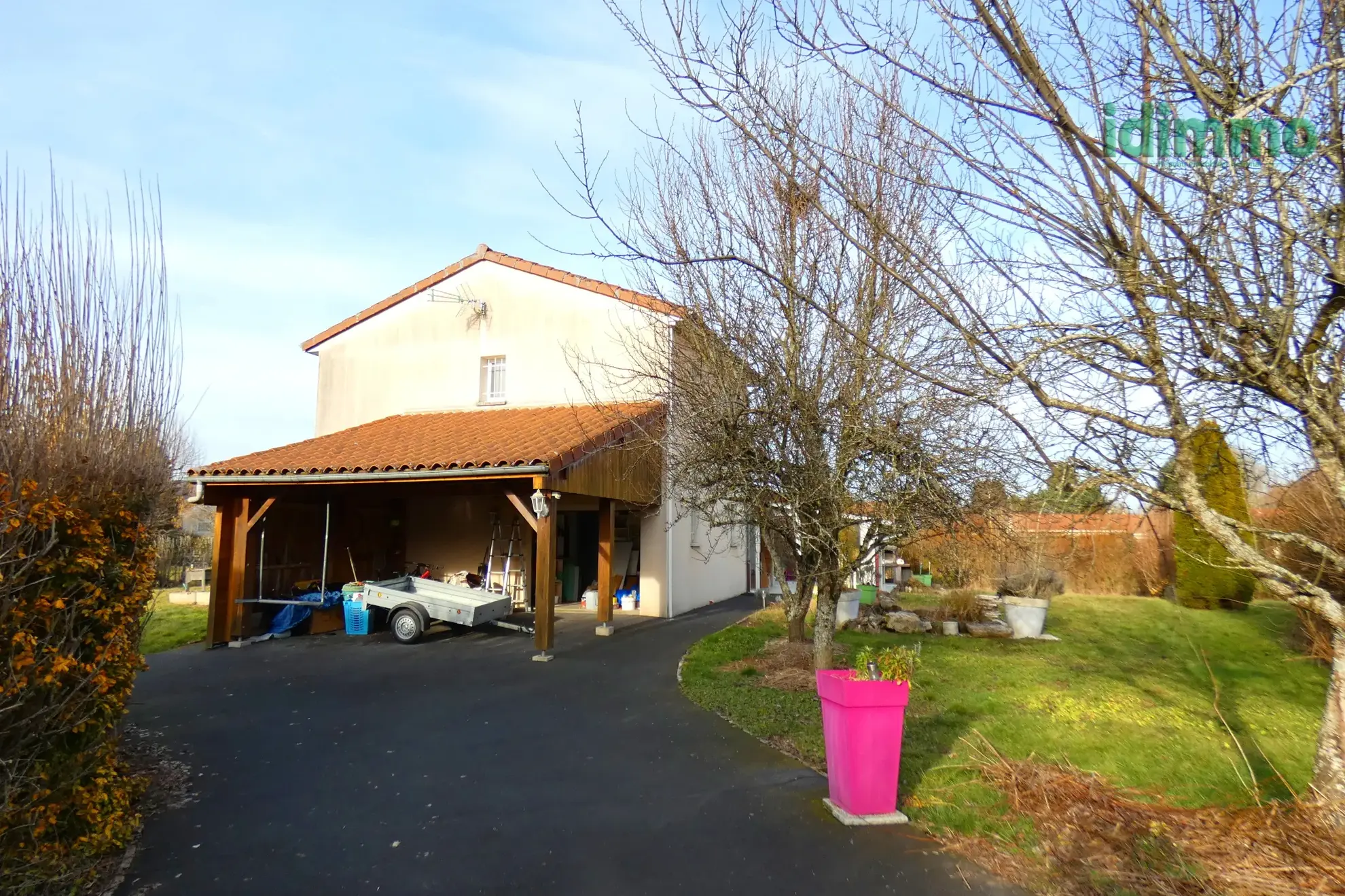 Maison familiale à Vezac proche d'Arpajon sur Cère avec panneaux solaires et grand jardin 