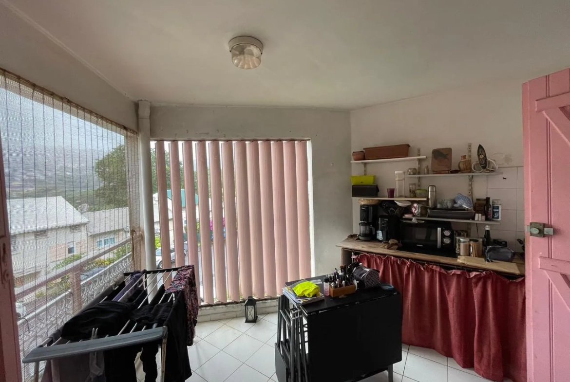 Appartement F2 loué à Fort-de-France proche du CHU et MFME – Investissement idéal 