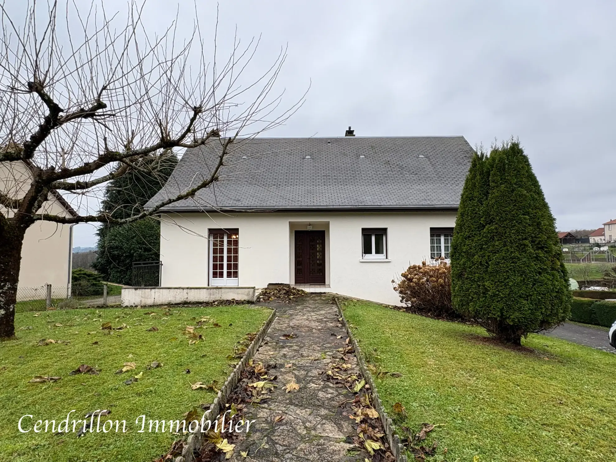 Maison de plain-pied avec 4 chambres, sous-sol et grand terrain à Masbaraud-Mérignat 