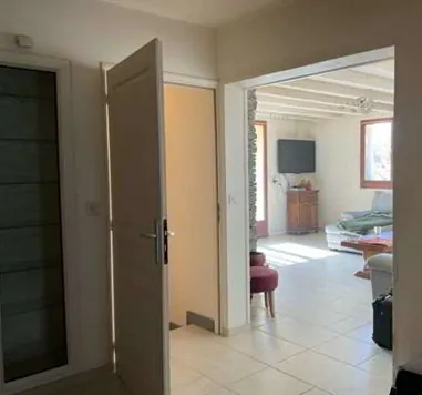 Villa F8 avec 6 chambres à vendre à La Muraz - Spacieuse et Privée 