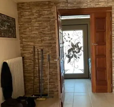 Villa F8 avec 6 chambres à vendre à La Muraz - Spacieuse et Privée 