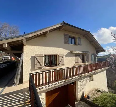 Villa F8 avec 6 chambres à vendre à La Muraz - Spacieuse et Privée 
