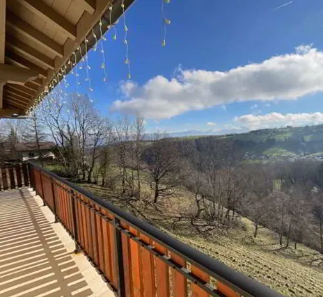 Villa F8 avec 6 chambres à vendre à La Muraz - Spacieuse et Privée 