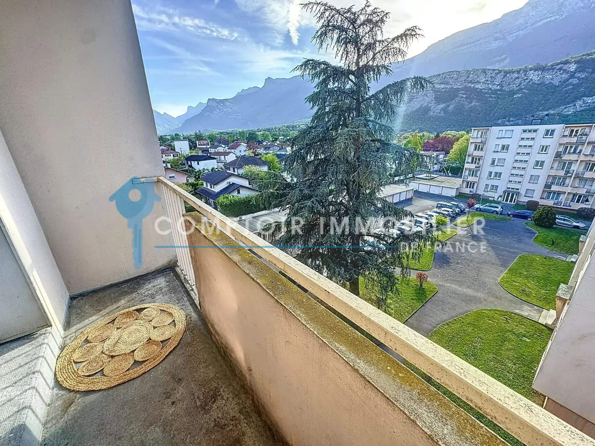 Appartement T3 lumineux avec balcon au dernier étage à Le Pont de Claix 