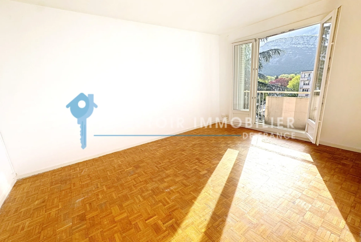 Appartement T3 lumineux avec balcon au dernier étage à Le Pont de Claix 