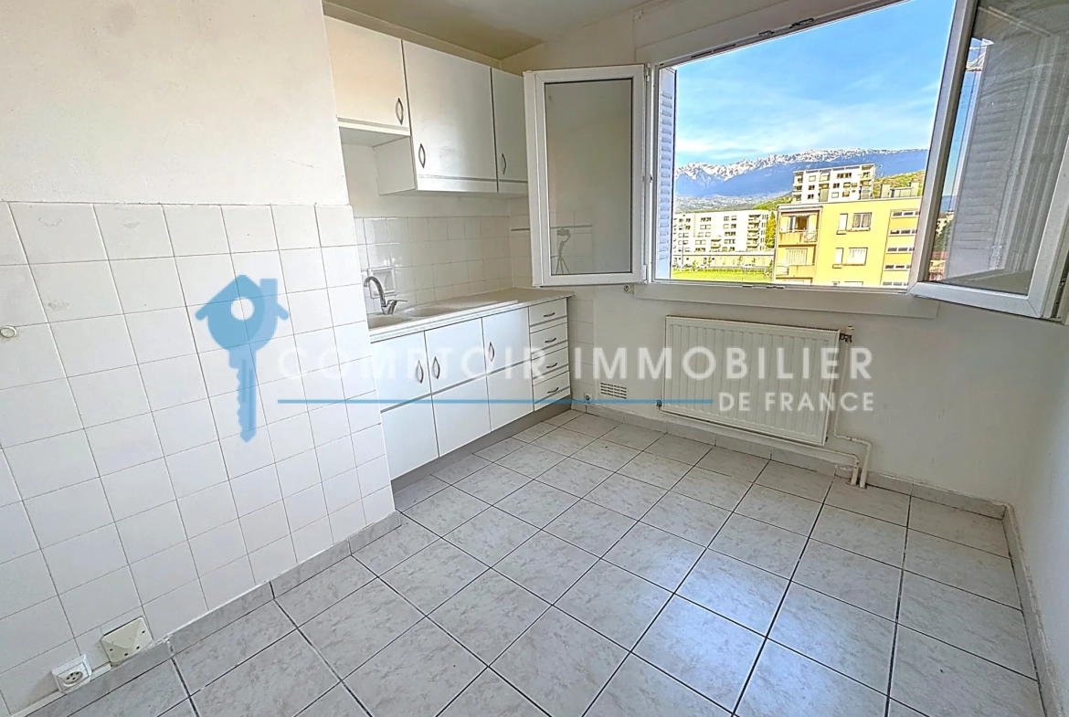 Appartement T3 lumineux avec balcon au dernier étage à Le Pont de Claix 
