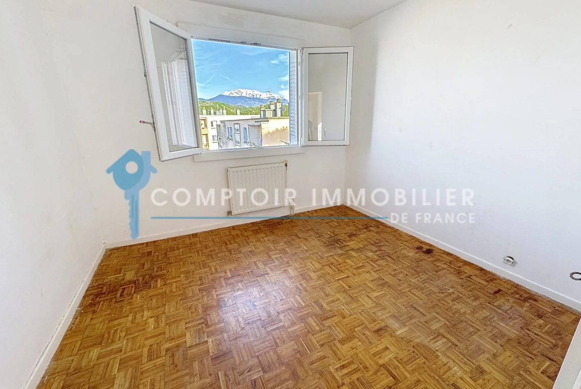 Appartement T3 lumineux avec balcon au dernier étage à Le Pont de Claix 