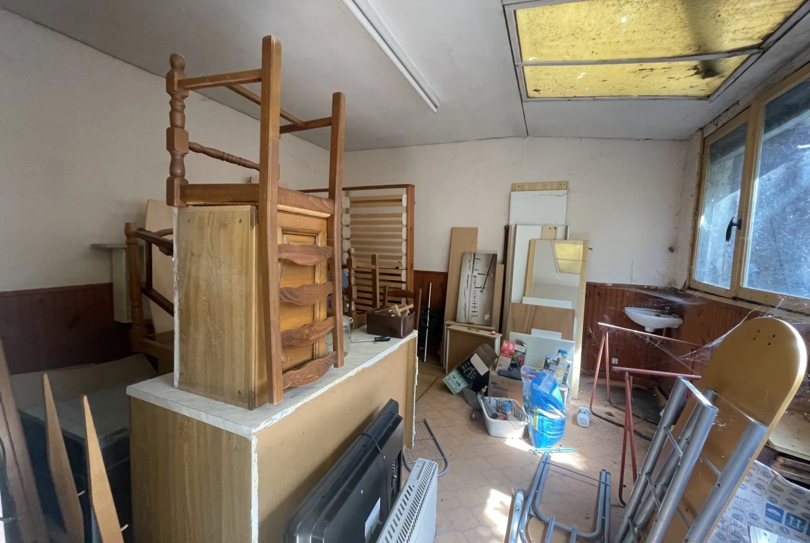 À vendre maison à rénover proche du centre de Cusset – Potentiel et emplacement idéal 
