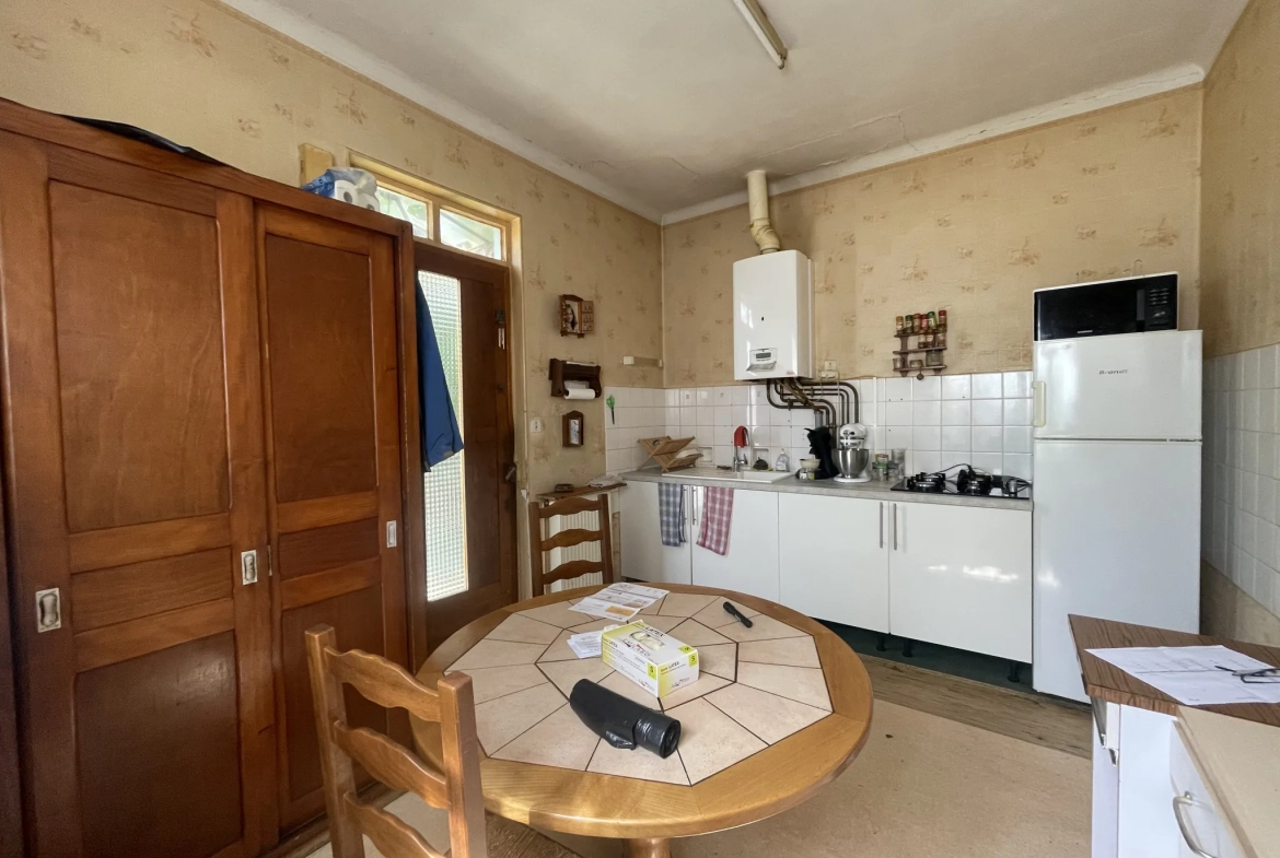 À vendre maison à rénover proche du centre de Cusset – Potentiel et emplacement idéal 