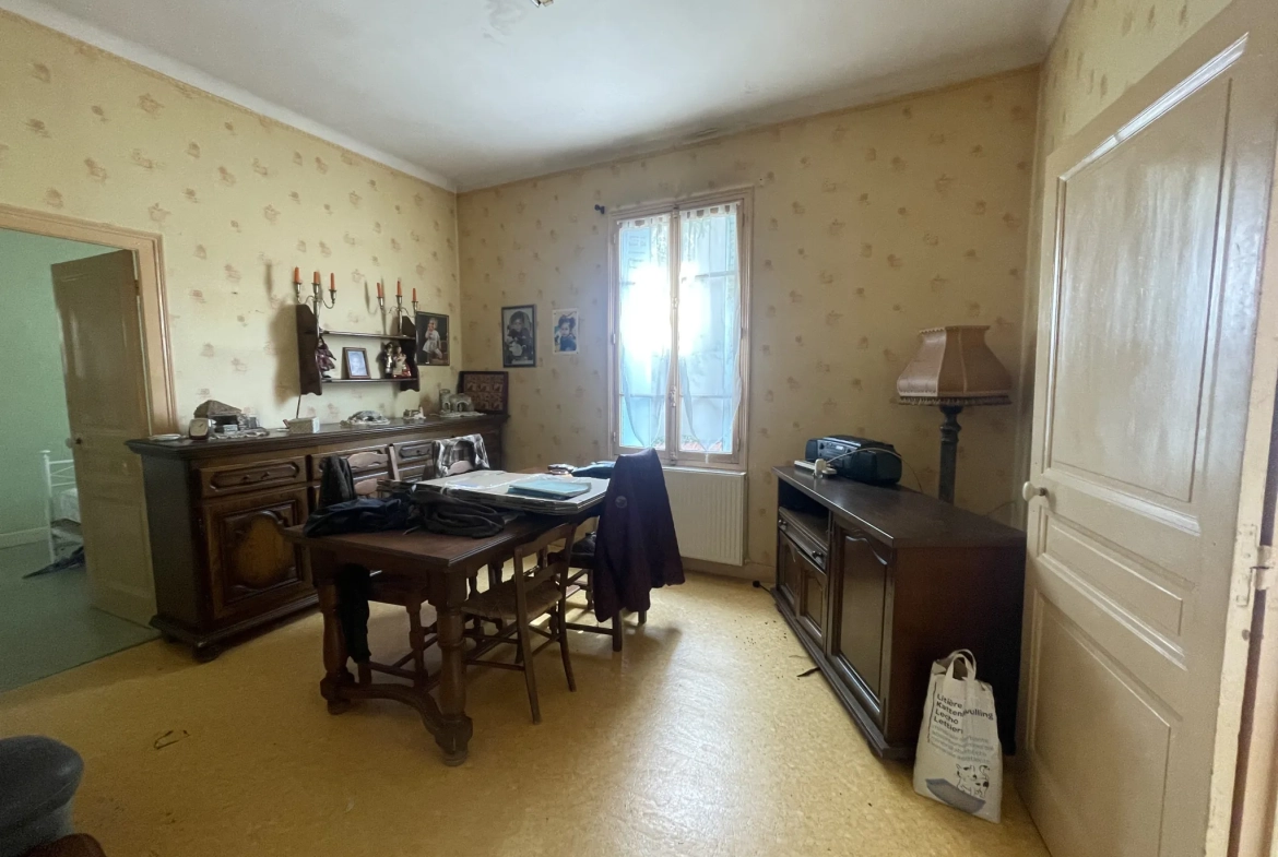 À vendre maison à rénover proche du centre de Cusset – Potentiel et emplacement idéal 