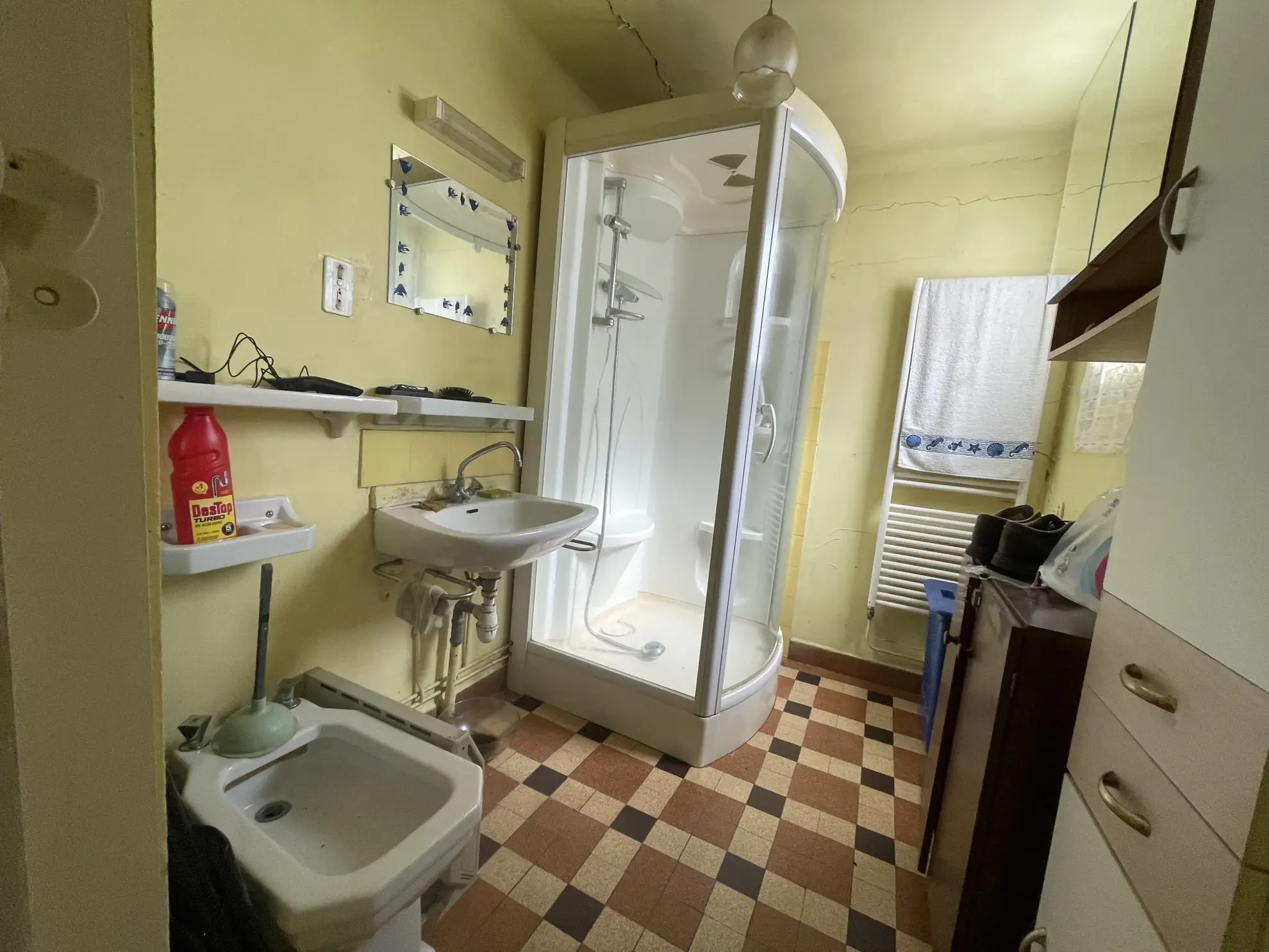 À vendre maison à rénover proche du centre de Cusset – Potentiel et emplacement idéal 