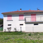 Maison à proximité du centre avec terrain plat à Ste Foy l'Argentiere