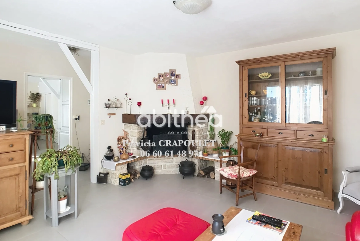 Maison de plain-pied avec piscine et 4 chambres à Puymoyen, idéalement située 