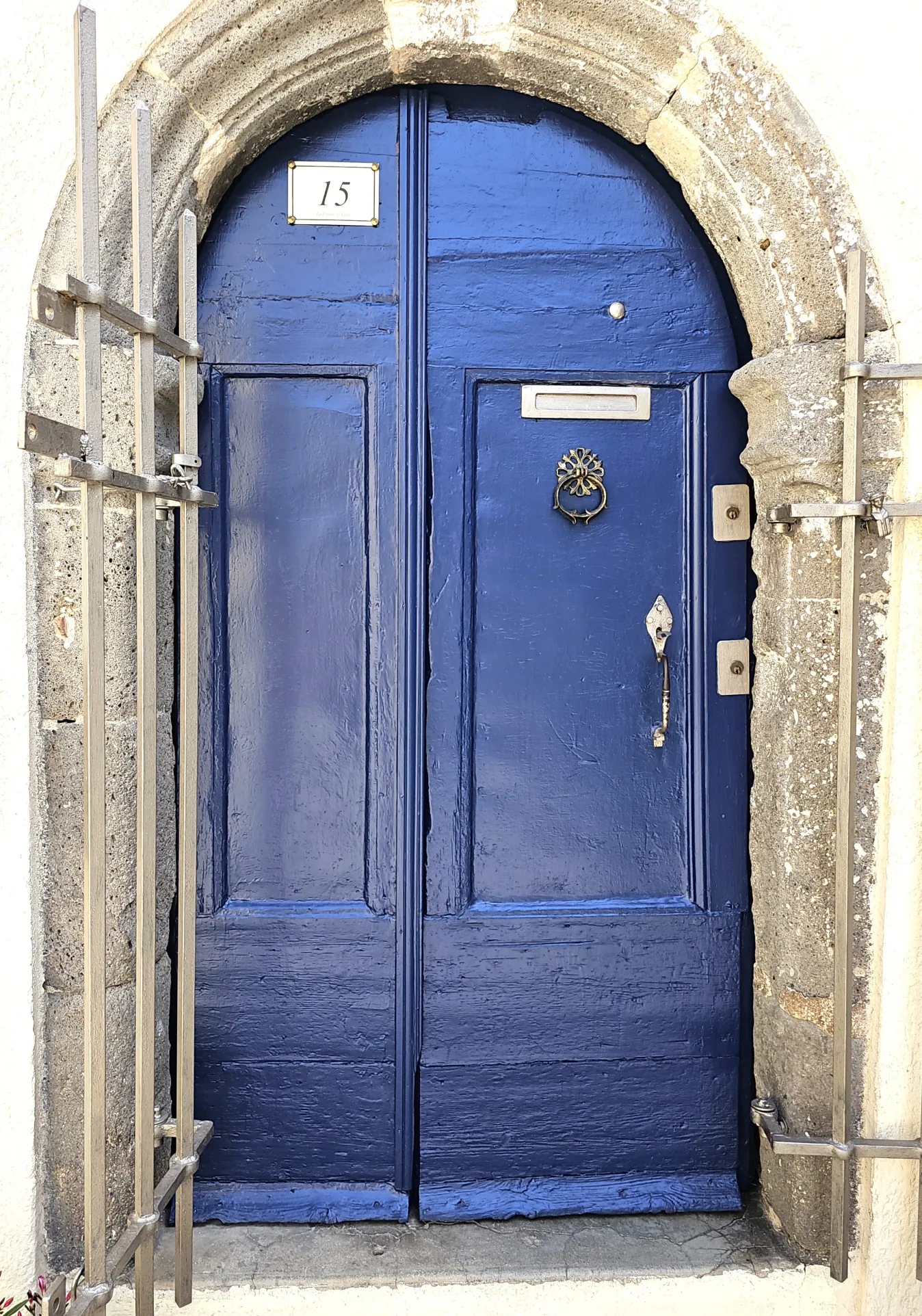 Magnifique maison en angle avec 3 appartements à Agde, quartier historique 