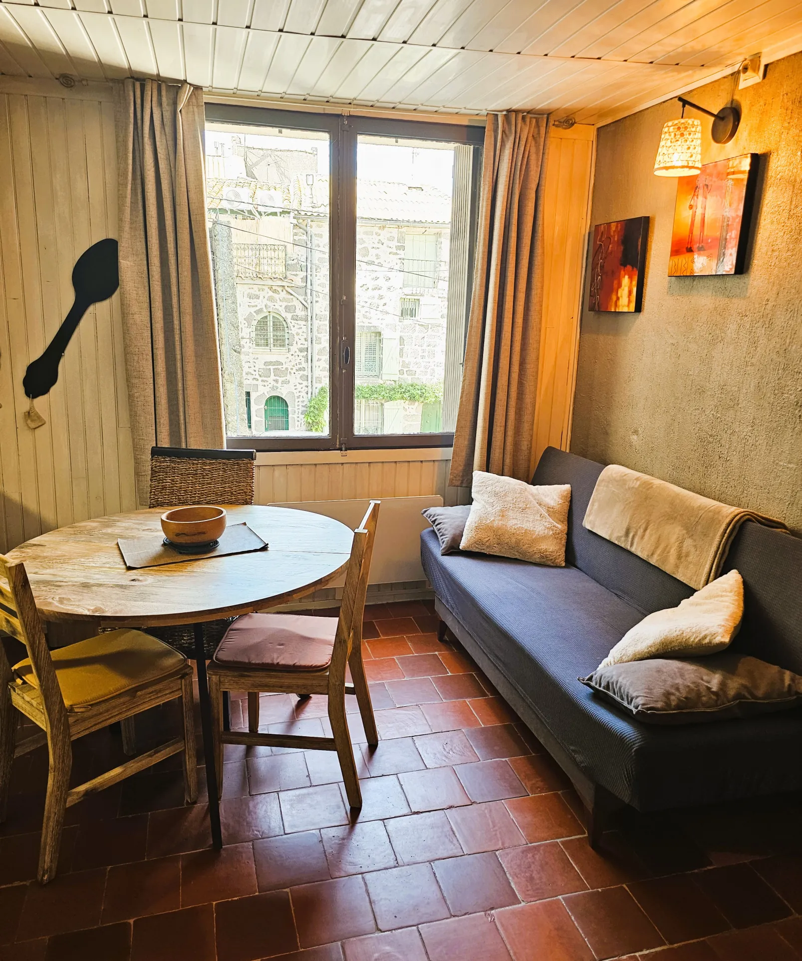 Magnifique maison en angle avec 3 appartements à Agde, quartier historique 