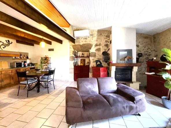 Magnifique maison en angle avec 3 appartements à Agde, quartier historique