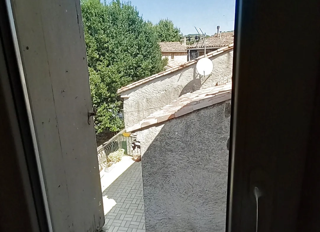 Maison de village avec vue rivière à vendre à Villemagne l'Argentièree 