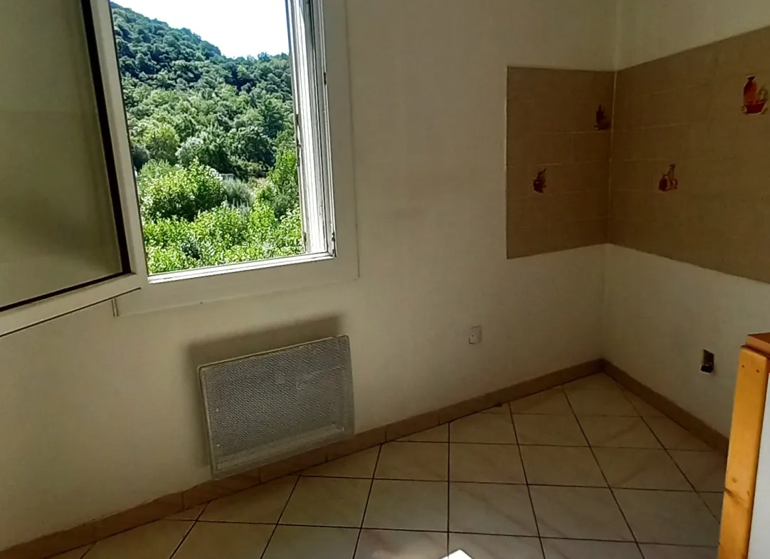 Maison de village avec vue rivière à vendre à Villemagne l'Argentièree 