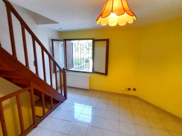 Maison de village avec vue rivière à vendre à Villemagne l'Argentièree