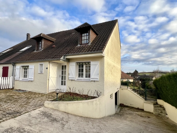 Maison à vendre à Semur-en-Auxois avec 4 chambres, garage et terrasse