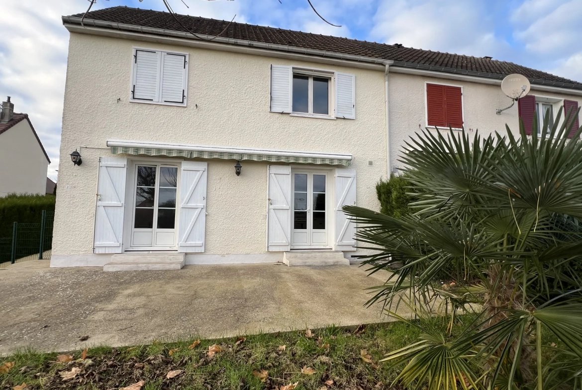 Maison à vendre à Semur-en-Auxois avec 4 chambres, garage et terrasse 
