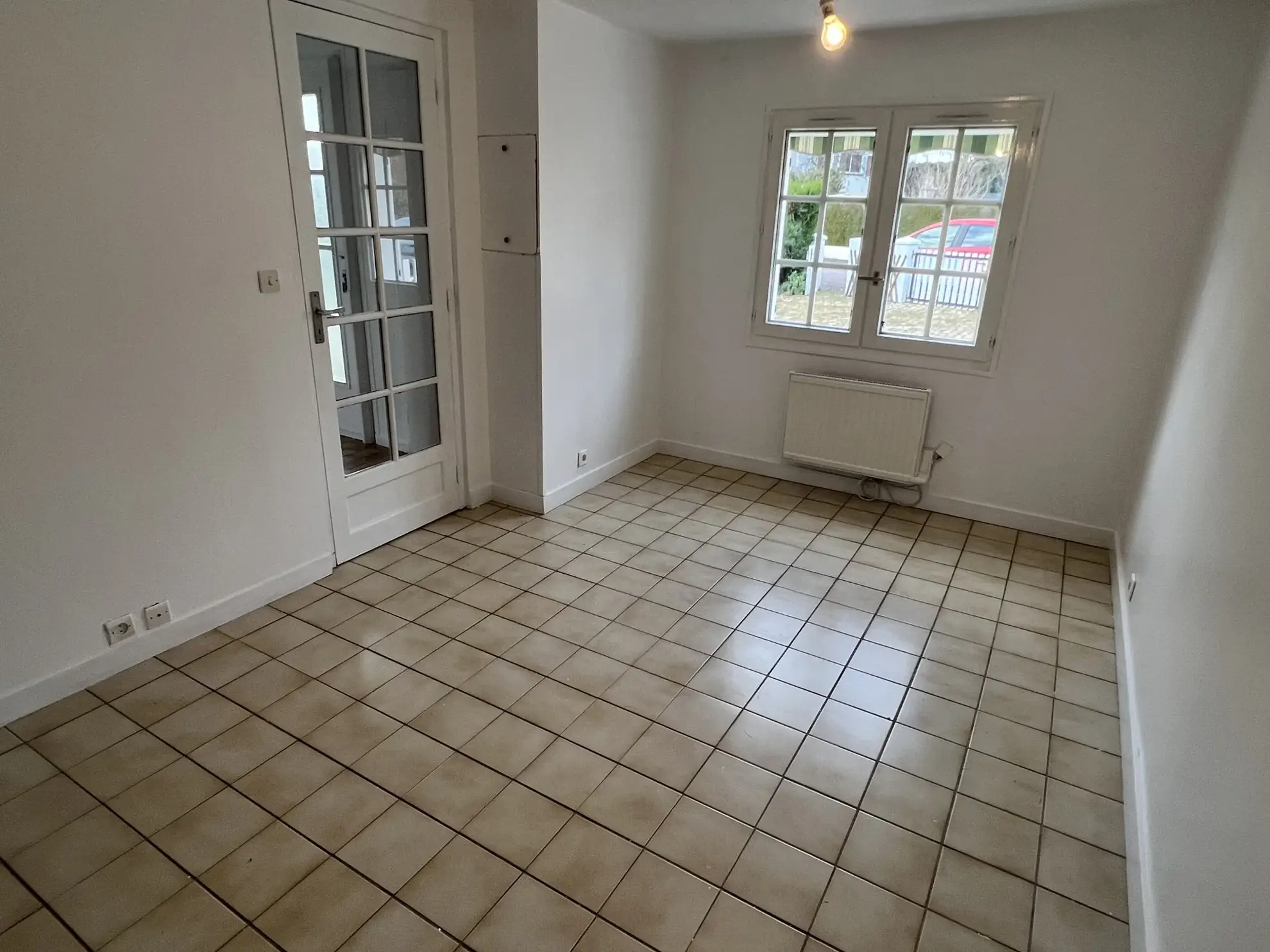 Maison à vendre à Semur-en-Auxois avec 4 chambres, garage et terrasse 