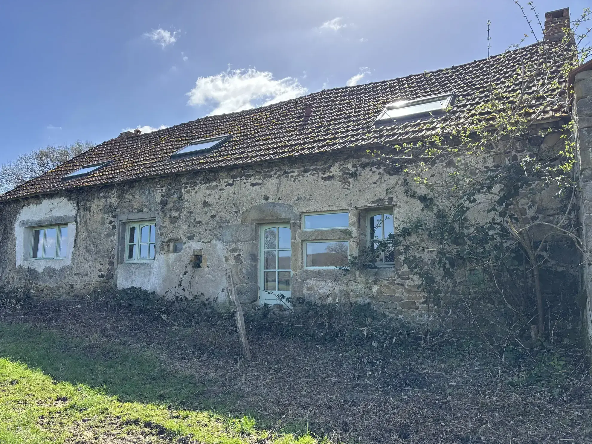 Charmante longère à Gipcy avec terrain de 780 m² - idéal vie paisible en campagne 