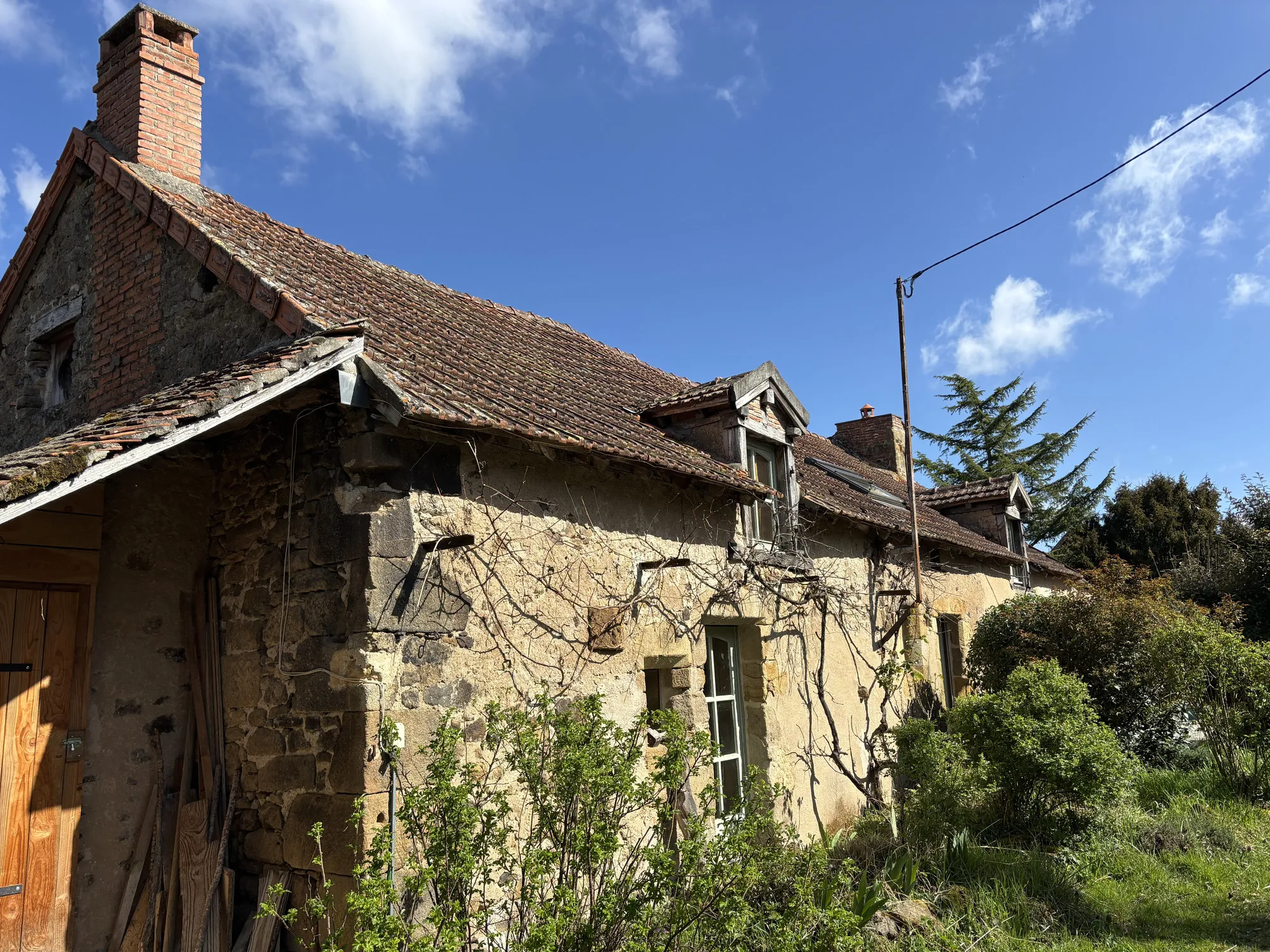 Charmante longère à Gipcy avec terrain de 780 m² - idéal vie paisible en campagne 