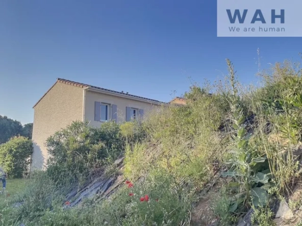 Villa T4 avec terrasse, garage et piscine à Calvisson, proche Nîmes