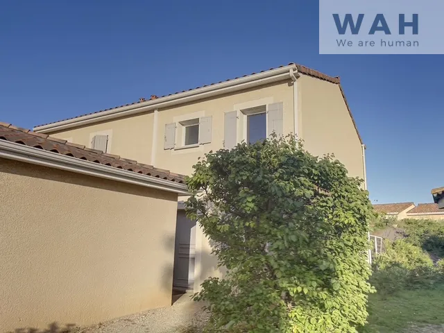 Villa T4 avec terrasse, garage et piscine à Calvisson, proche Nîmes 