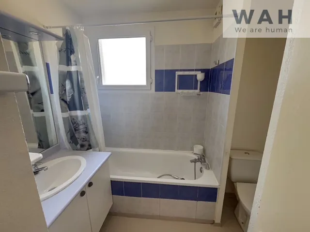 Villa T4 avec terrasse, garage et piscine à Calvisson, proche Nîmes 