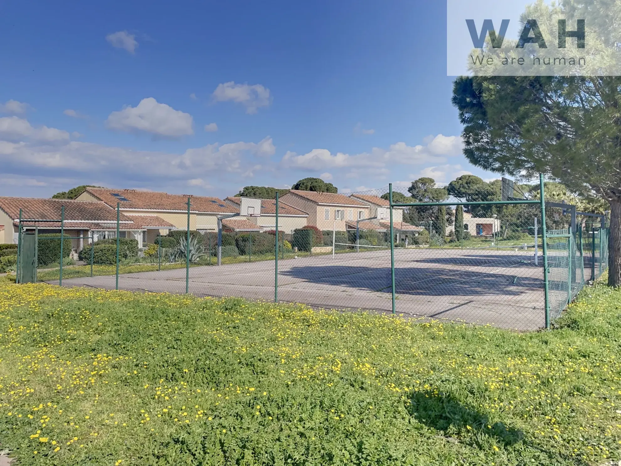 Villa T4 avec terrasse, garage et piscine à Calvisson, proche Nîmes 