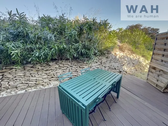 Villa T4 avec terrasse, garage et piscine à Calvisson, proche Nîmes 