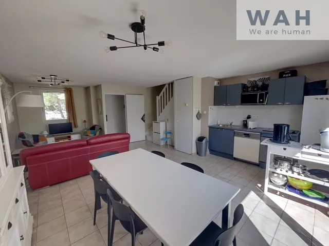 Villa T4 avec terrasse, garage et piscine à Calvisson, proche Nîmes 