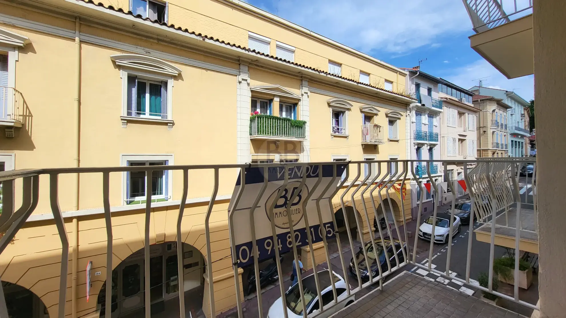 Appartement 3 pièces à vendre à Fréjus, proche centre-ville avec balcon et cave 