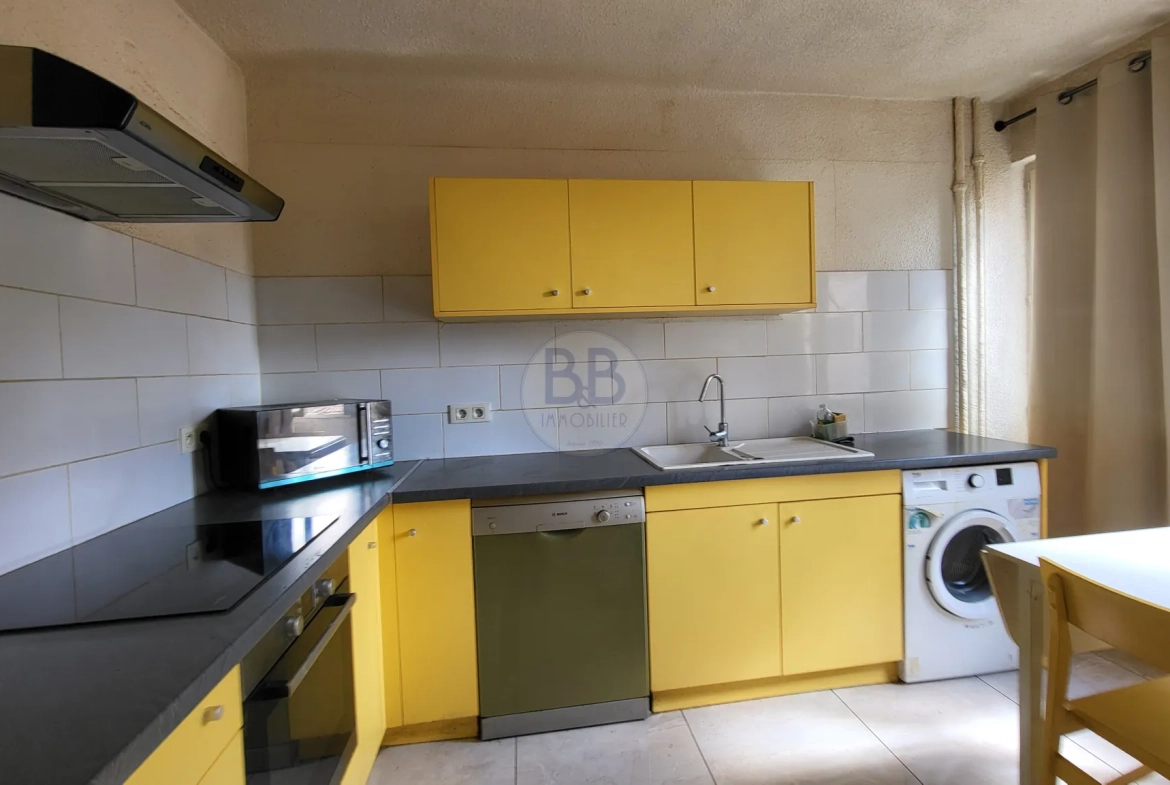 Appartement 3 pièces à vendre à Fréjus, proche centre-ville avec balcon et cave 