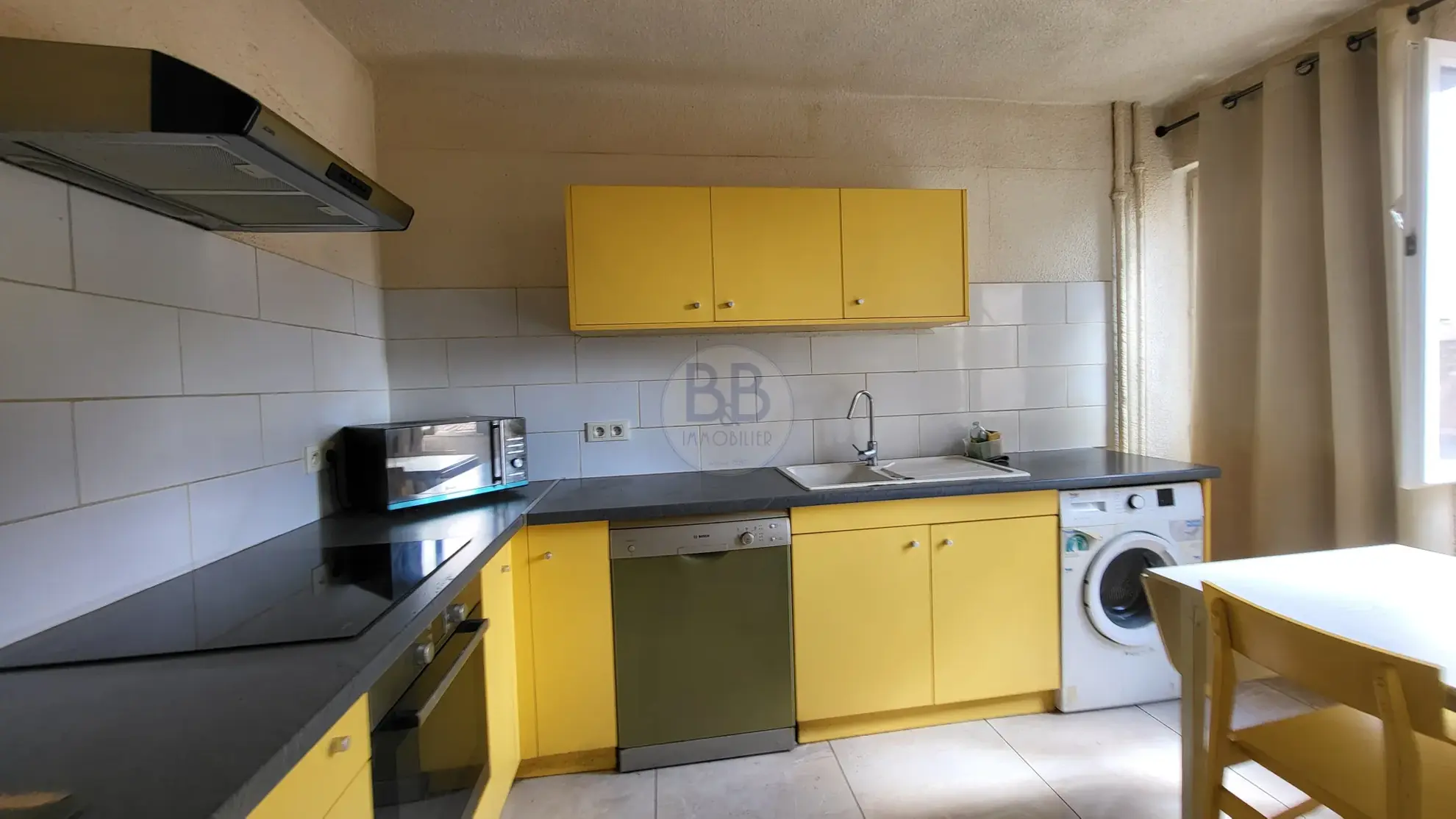Appartement 3 pièces à vendre à Fréjus, proche centre-ville avec balcon et cave 
