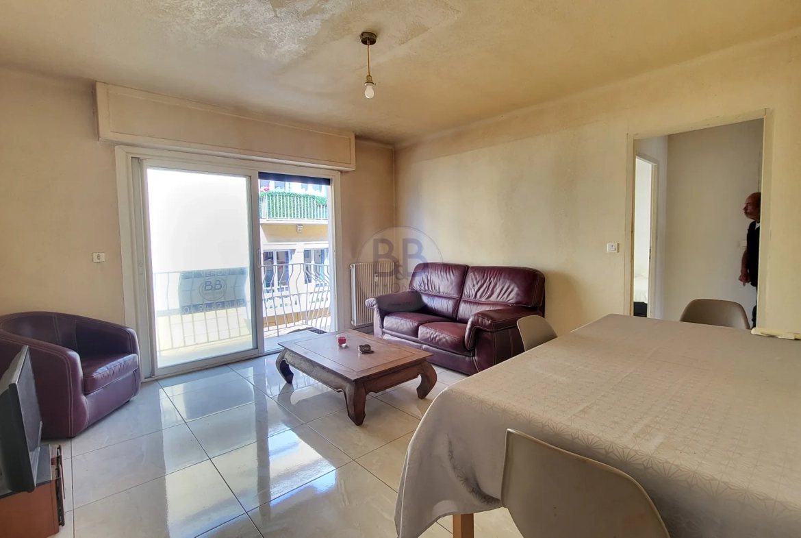 Appartement 3 pièces à vendre à Fréjus, proche centre-ville avec balcon et cave 