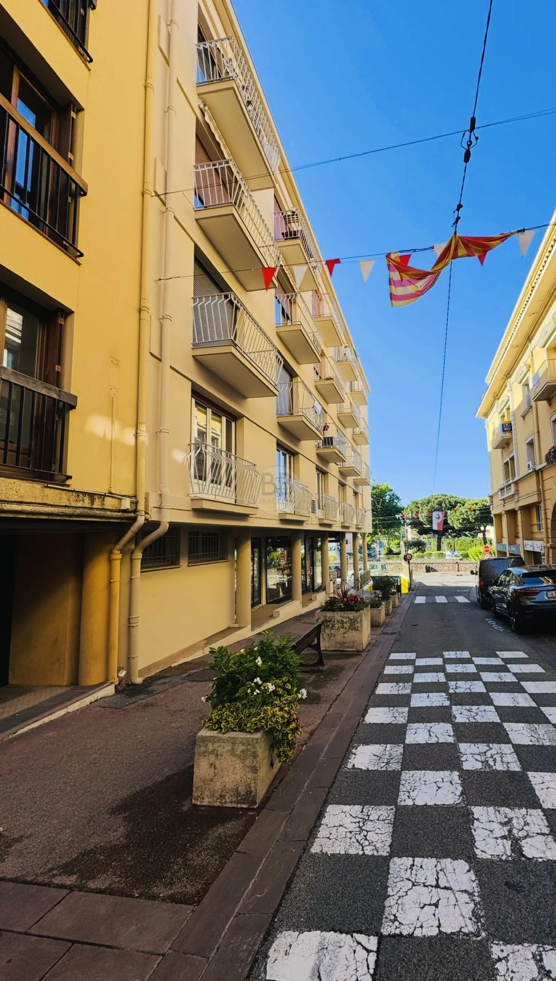 Appartement 3 pièces à vendre à Fréjus, proche centre-ville avec balcon et cave 
