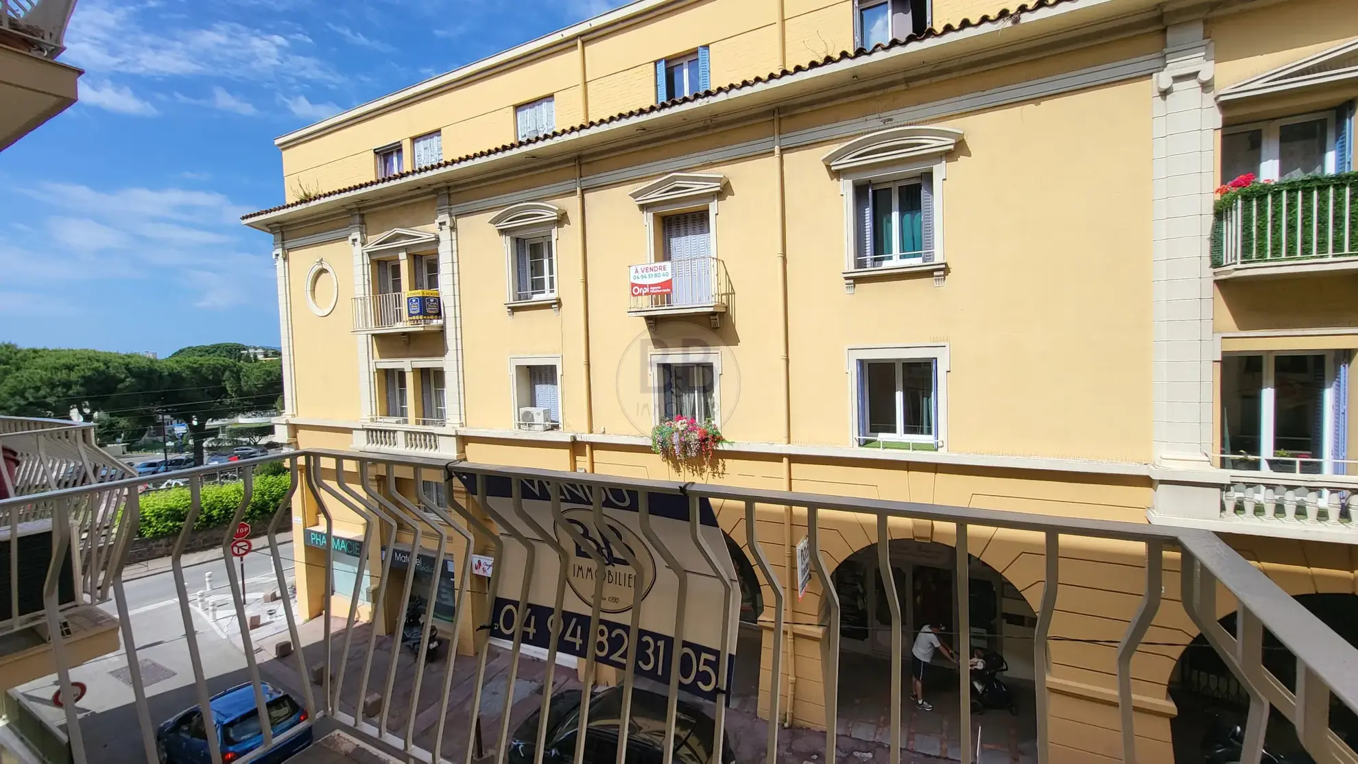 Appartement 3 pièces à vendre à Fréjus, proche centre-ville avec balcon et cave 