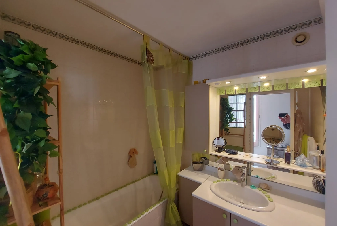 Appartement T4 à Vernouillet avec cave et parking en centre-ville 