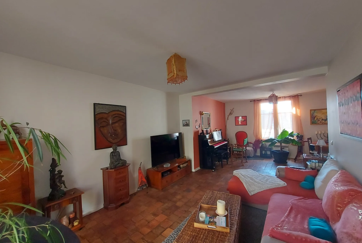Appartement T4 à Vernouillet avec cave et parking en centre-ville 