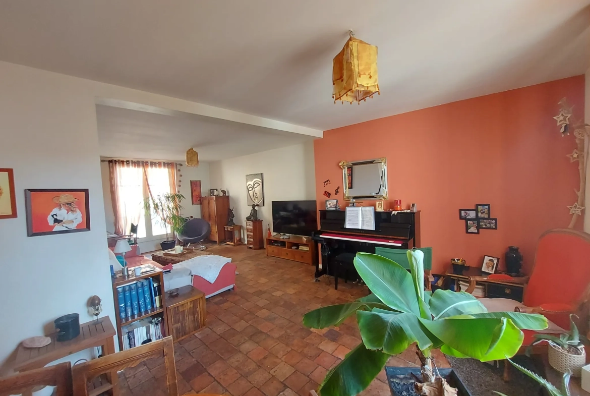 Appartement T4 à Vernouillet avec cave et parking en centre-ville 